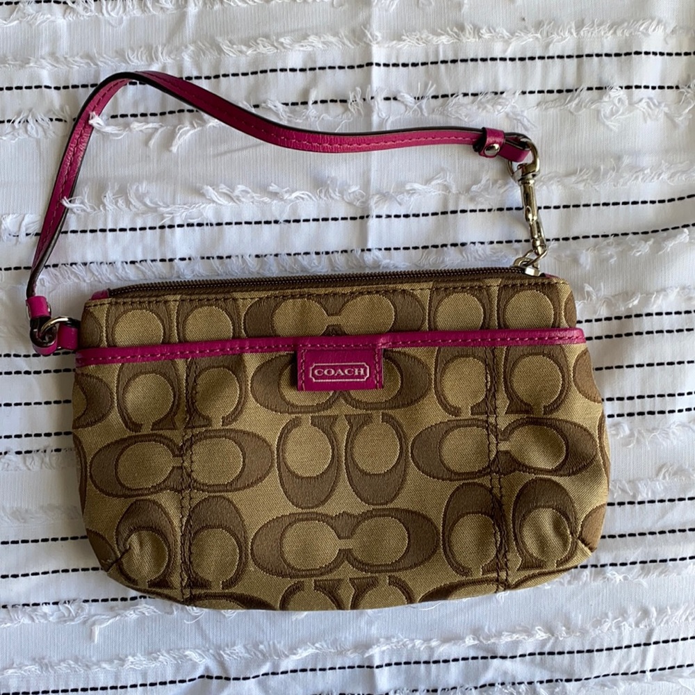 Like new coach wristlet!!!